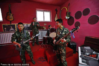 Illustration for article titled Inside a Chinese Internet Addiction Boot Camp